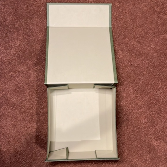 Original Gucci box, in great condition. - Picture 3 of 4